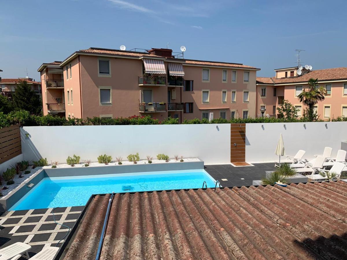 H3O Lago Di Garda เดเซนซาโนเดลการ์ดา ภายนอก รูปภาพ