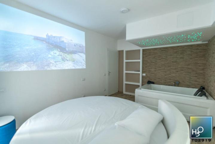 H3O Lago Di Garda เดเซนซาโนเดลการ์ดา ห้อง รูปภาพ